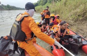 Petani yang Hanyut di Sungai Walanae Cabbeng Ditemukan. Begini Kondisinya