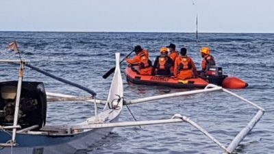 Cuaca Buruk di Majene. Kapal Terbalik di Perairan Bababulo, Seorang Nelayan Hilang