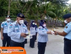 Konsisten Jaga Imun, Rutan Enrekang Mengadakan Pembagian Vitamin, Madu dan Masker Kepada Pegawai