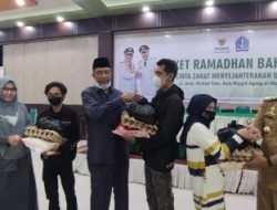 307 Pahlawan Kebersihan di Bone Terima Bingkisan Ramadhan dari Bupati