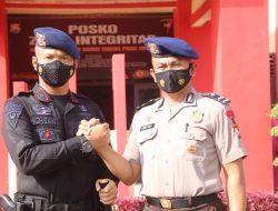 Dengan Tradisi Sangkur Pora, Brimob Bone Kembali Lepas Personelnya Ke Dinas Umum