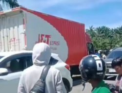 Mobil JNT Tabrakan dengan Pick Up di Pasangkayu, Satu Tewas, Dua Luka