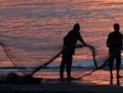 Pukat Ikan Saat Hujan Lebat Disertai Petir, Nelayan di Majene Dilaporkan Tewas