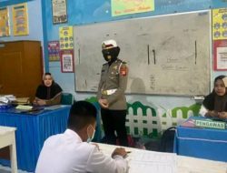 Tanamkan Disiplin Berlalu Lintas Sejak Dini, Satlantas Polres Bone Gelar Polsanak Di SDN 1 Watampone