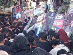 Lagu Hymne Teknik Berkumandang di Pemakaman Nelwan Patola, Mahasiswa UKI yang Tewas Saat Penelitian di Sungai