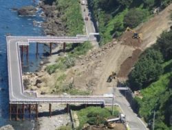 Beredar Foto Konstruksi Sementara di Titik Longsor Jalan Trans Sulawesi Sangiang, Cek Faktanya