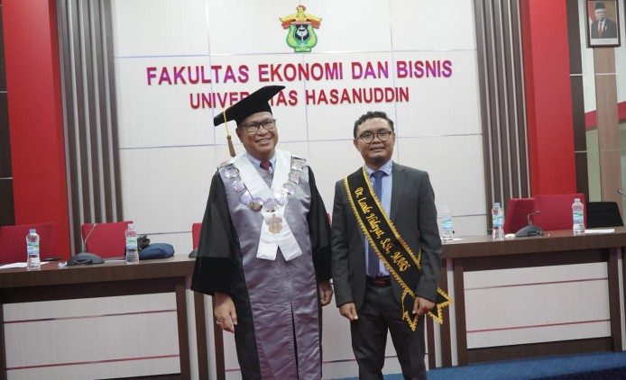 pemuda buton utara raih gelar doktor