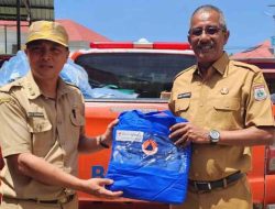 BPBD Sulbar Serahkan Bantuan kepada Warga Terdampak Angin Puting Beliung di Mamasa