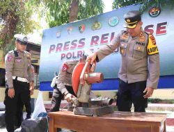 Gelar Press Release, Puluhan Knalpot Brong Dimusnahkan Satlantas Polres Majene