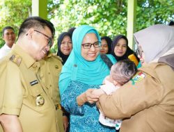 Bupati Majene beserta Nyonya Pantau Pelaksana PIN di Puskesmas Lembang