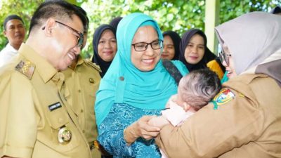 Bupati Majene beserta Nyonya Pantau Pelaksana PIN di Puskesmas Lembang