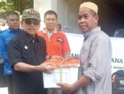 Bupati Majene Serahkan Bantuan kepada Korban Kebakaran di Timbo-timbo