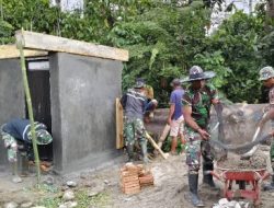 Satgas TMMD ke-121 Kebut Pemasangan Plesteran Dinding MCK