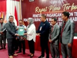 KPU Majene Tetapkan Paslon Bupati dan Wabup Majene AST-Andi Rita Mariani