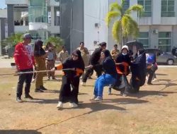 Srikandi BPBD Sulbar Taklukkan Biro Barjas dalam Lomba Tarik Tambang HUT ke-81 RI
