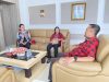 Bau Akram Dai Dorong Pelestarian dan Pengembangan Tenun Sekomandi Kalumpang