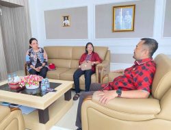 Bau Akram Dai Dorong Pelestarian dan Pengembangan Tenun Sekomandi Kalumpang