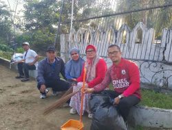 DKPPKB Sulbar Gotong Royong Bersihkan Taman Makam Pahlawan Jelang HUT ke-81 RI
